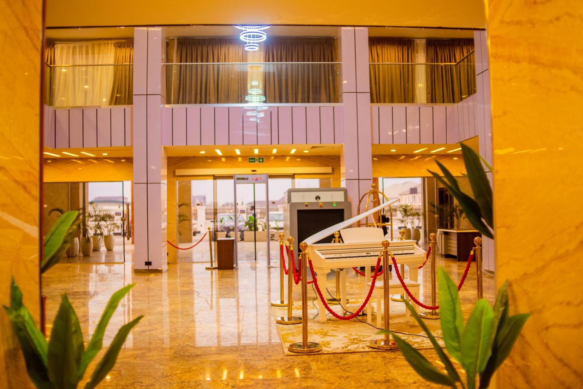 Boulevard Owerri Hotel Exteriér fotografie